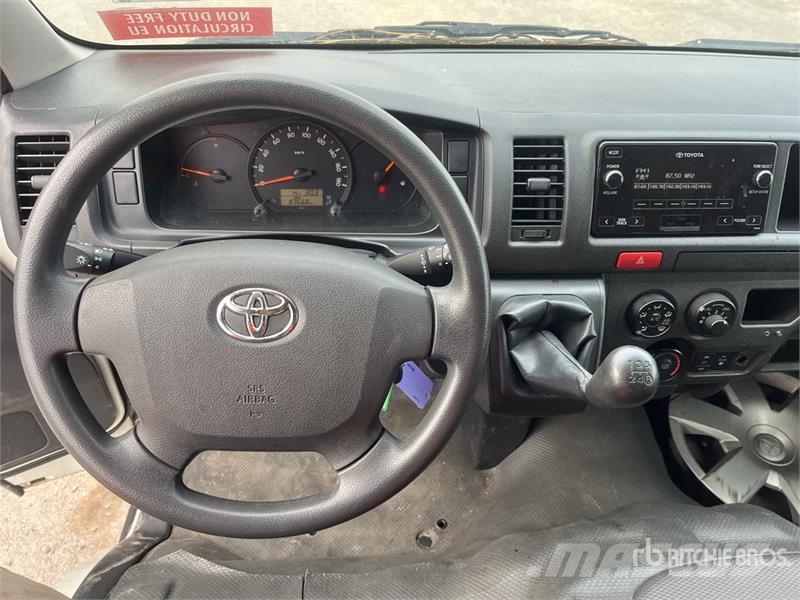 Toyota Hiace 2WD SUV Personbilar