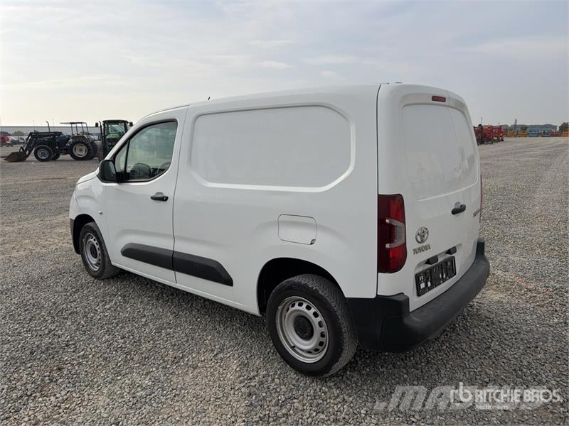 Toyota Proace 1.5D Cargo Van Panel vans