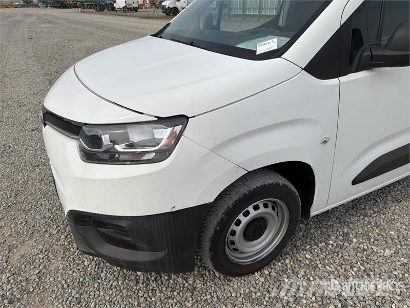 Toyota Proace 1.5D Cargo Van Panel vans