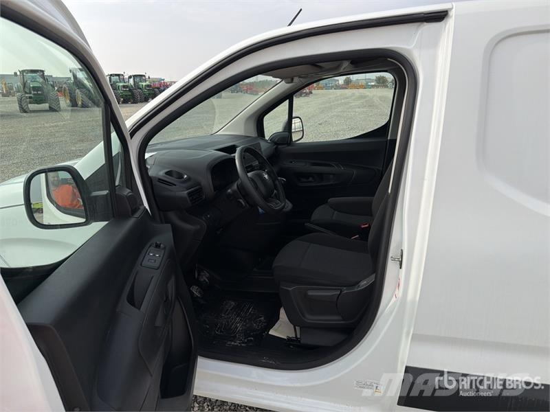 Toyota Proace 1.5D Cargo Van Panel vans
