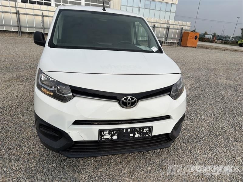 Toyota Proace 1.5D Cargo Van Panel vans