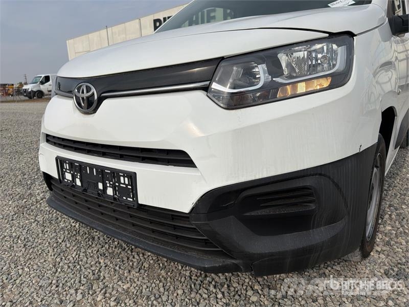 Toyota Proace 1.5D Cargo Van Panel vans
