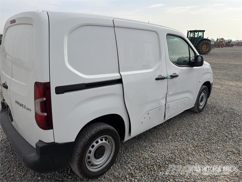 Toyota Proace 1.5D Cargo Van Panel vans
