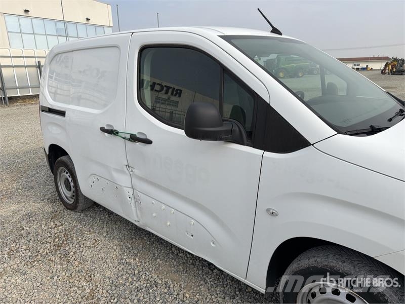 Toyota Proace 1.5D Cargo Van Panel vans