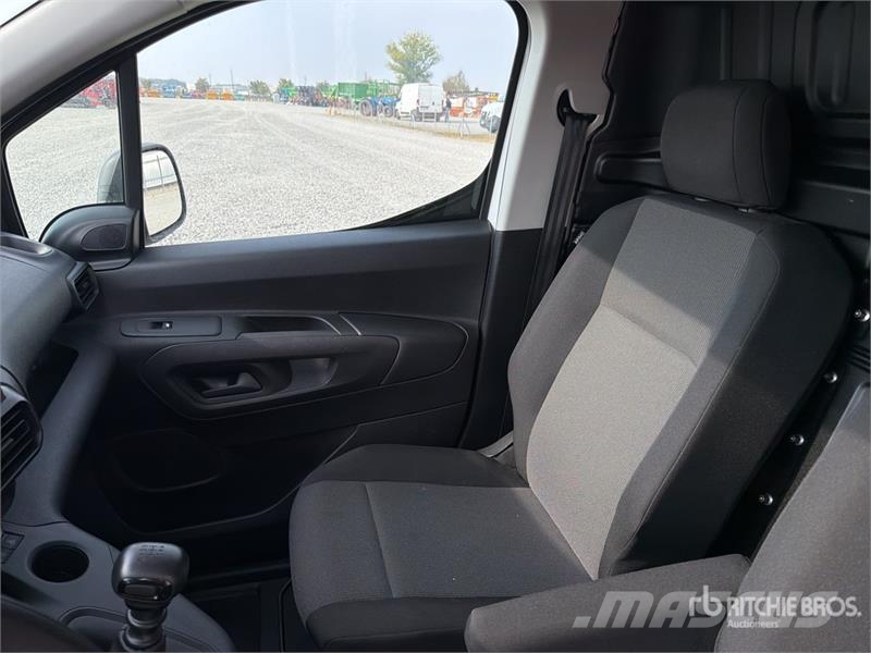 Toyota Proace 1.5D Cargo Van Panel vans