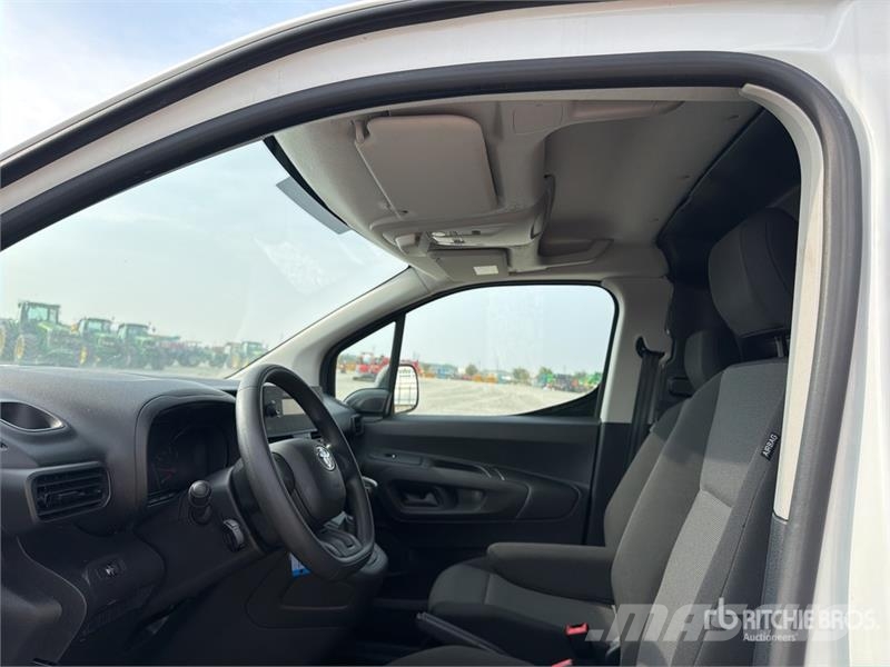 Toyota Proace 1.5D Cargo Van Panel vans