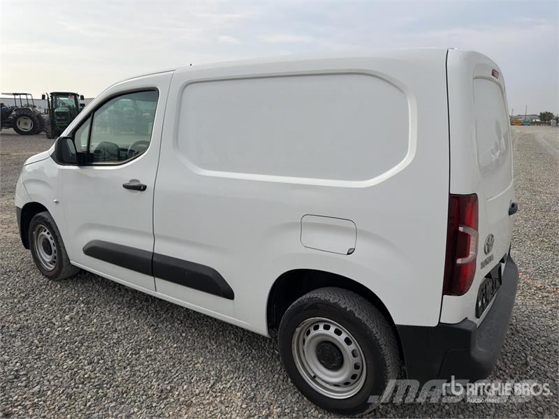 Toyota Proace 1.5D Cargo Van Panel vans