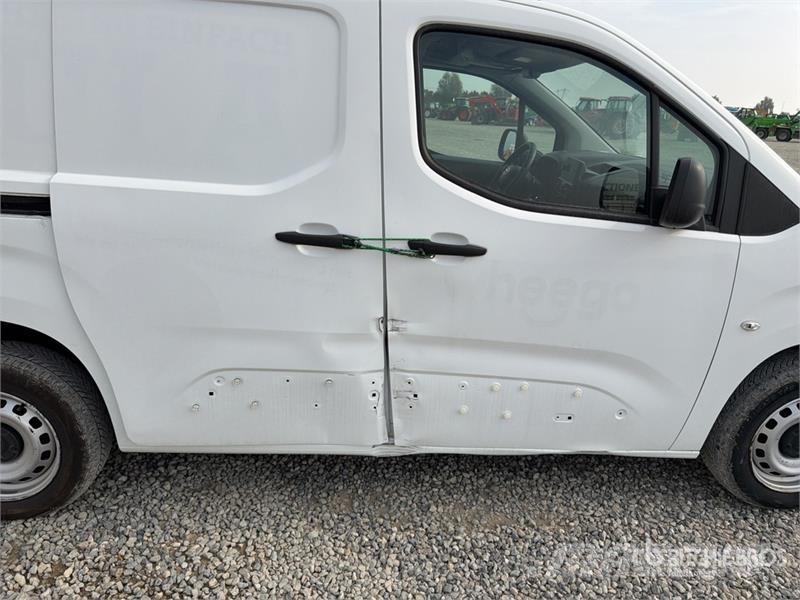 Toyota Proace 1.5D Cargo Van Panel vans