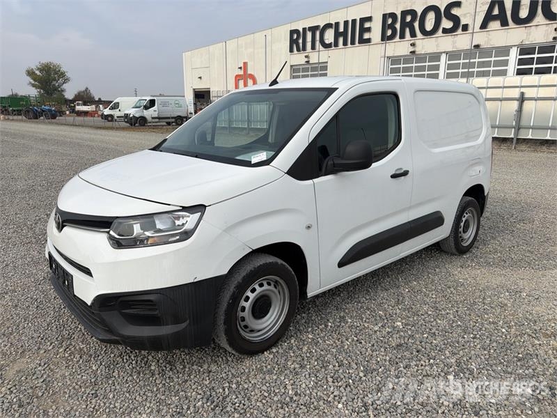 Toyota Proace 1.5D Cargo Van Panel vans