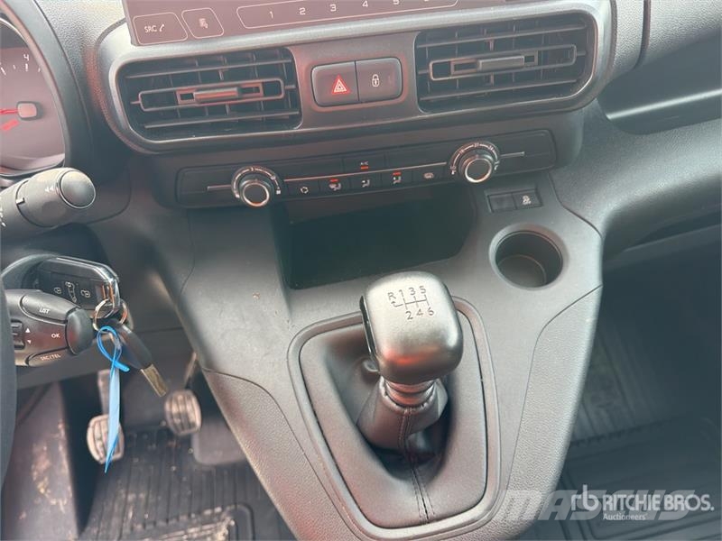 Toyota Proace 1.5D Cargo Van Panel vans