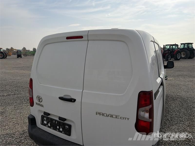 Toyota Proace 1.5D Cargo Van Panel vans