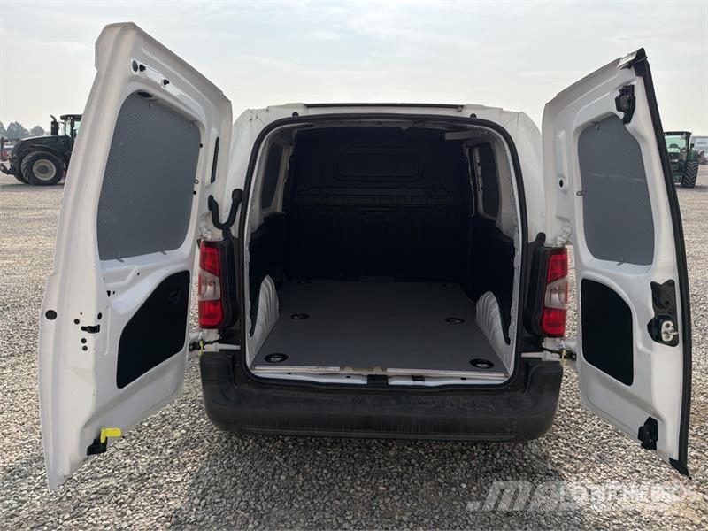 Toyota Proace 1.5D Cargo Van Panel vans