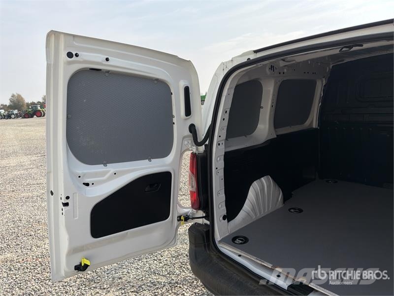 Toyota Proace 1.5D Cargo Van Panel vans