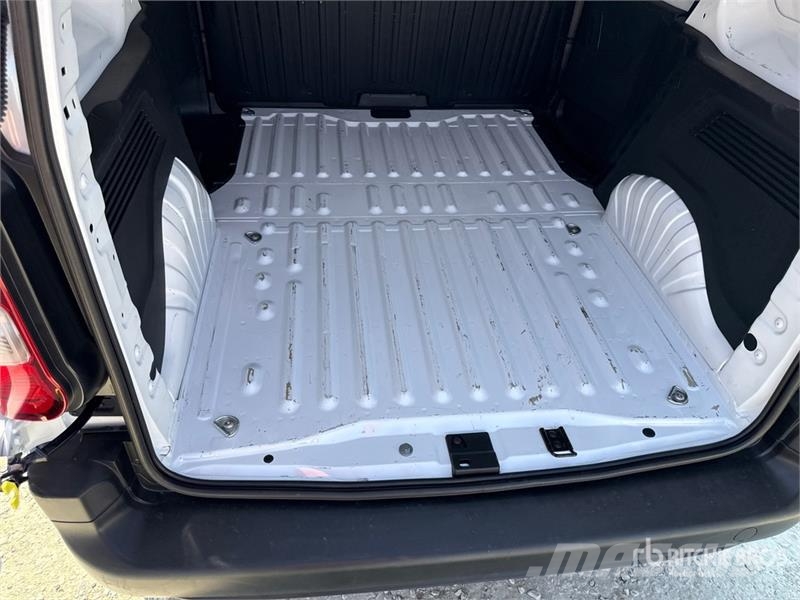 Toyota Proace CITY 1.5D 100CV S&S MT L2 S ACTIVE Van Truc Box body trucks