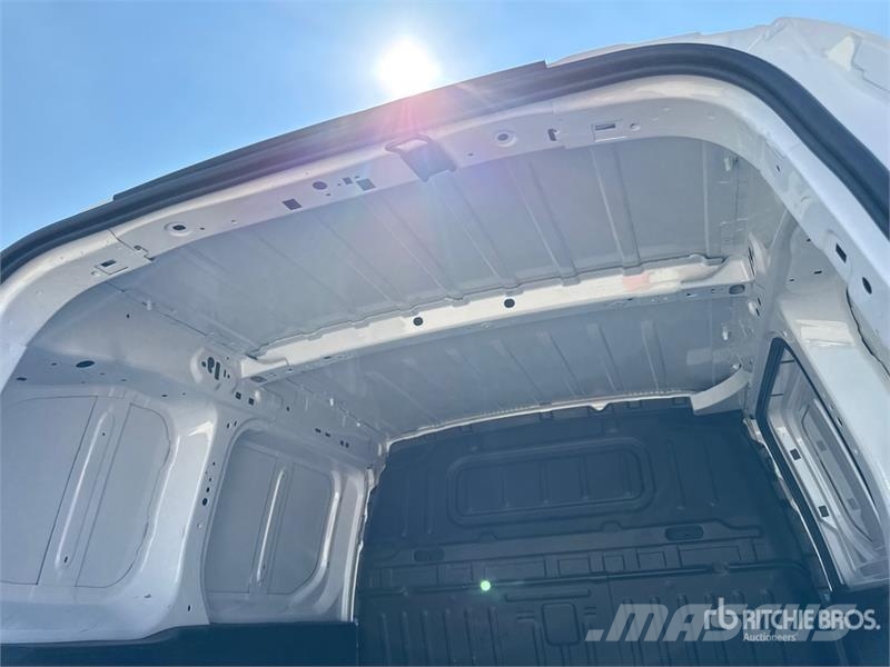 Toyota Proace CITY 1.5D 100CV S&S MT L2 S ACTIVE Van Truc Box body trucks