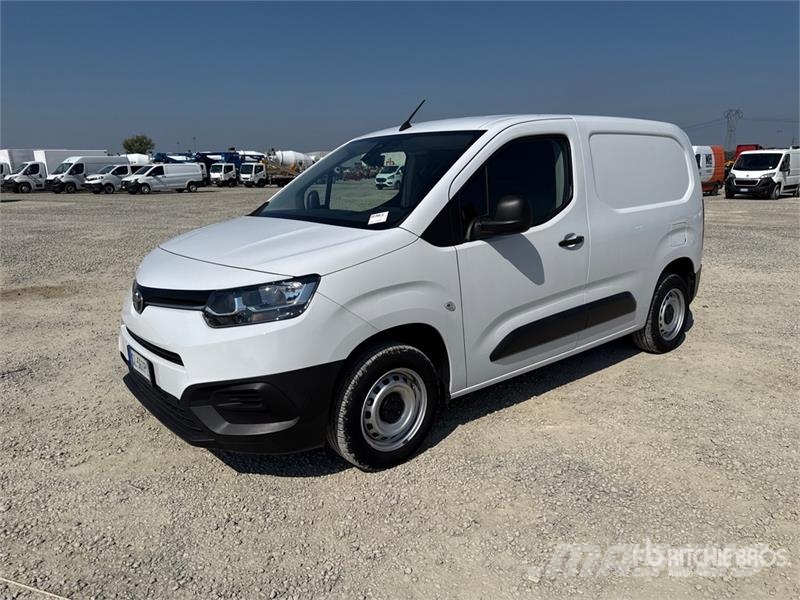 Toyota Proace CITY 1.5D 100CV S&S MT L2 S ACTIVE Van Truc Box body trucks