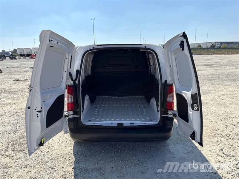 Toyota Proace CITY 1.5D 100CV S&S MT L2 S ACTIVE Van Truc Box body trucks