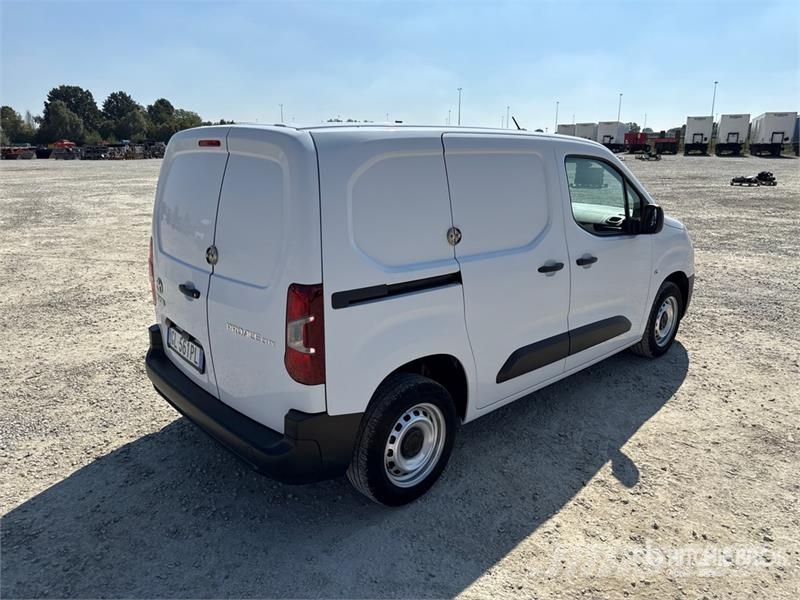 Toyota Proace CITY 1.5D 100CV S&S MT L2 S ACTIVE Van Truc Box body trucks