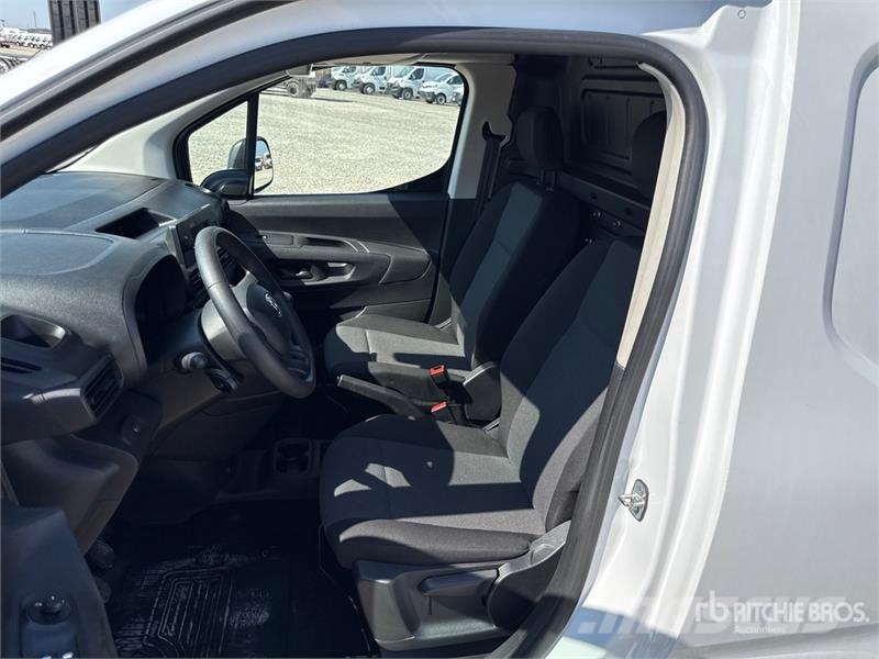 Toyota Proace CITY 1.5D 100CV S&S MT L2 S ACTIVE Van Truc Box body trucks