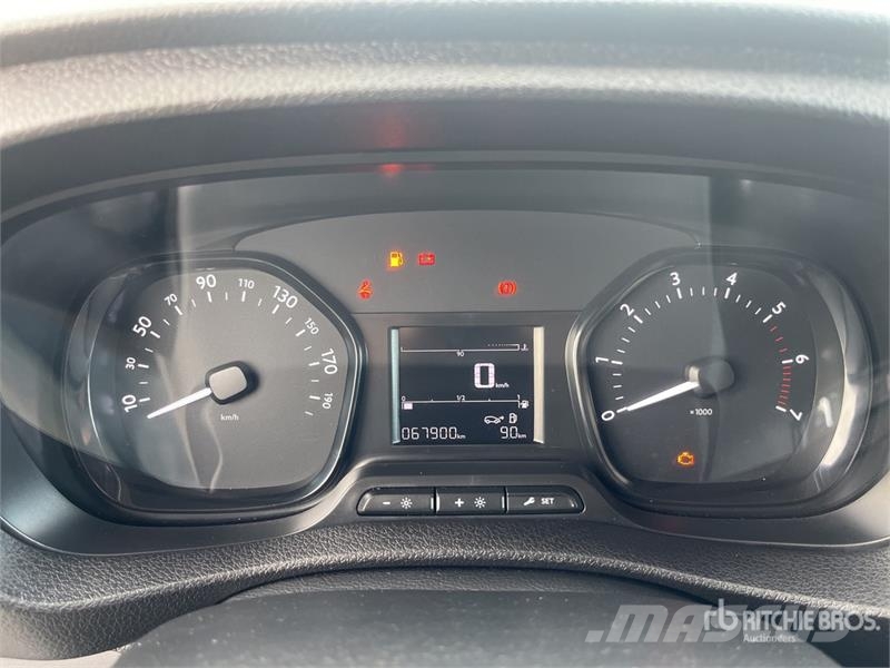 Toyota Proace Verso 2.0 4x2 9-Seat Mini minibus 9-seater Mini autobusi