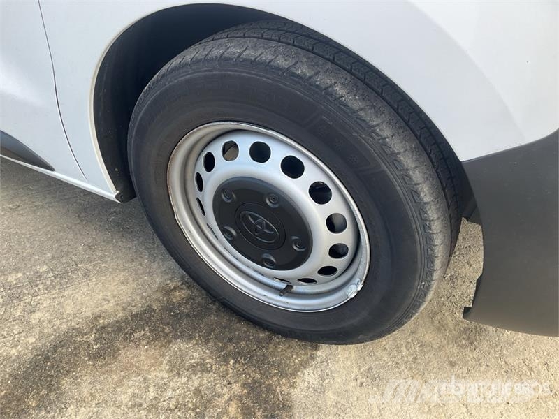 Toyota Proace Verso 2.0 9 Passenger Van Panel vans