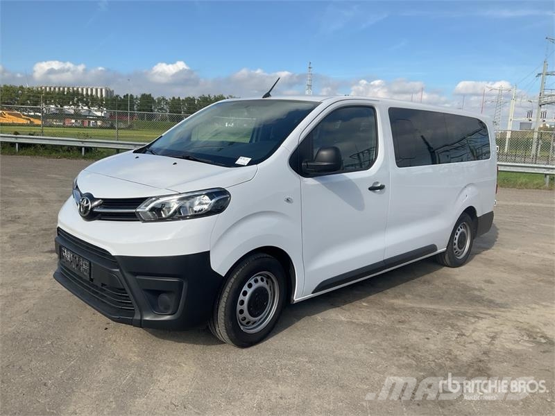 Toyota Proace Verso 2.0 9 Passenger Van Panel vans