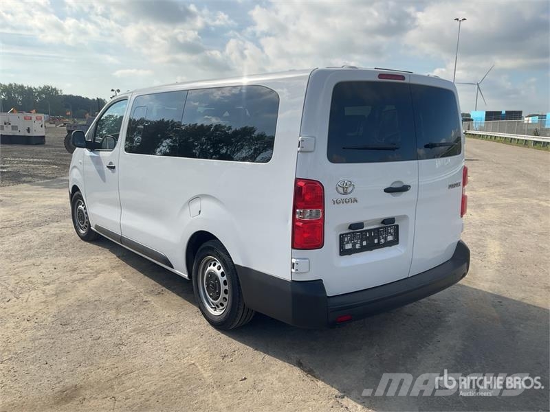 Toyota Proace Verso 2.0 9 Passenger Van Panel vans