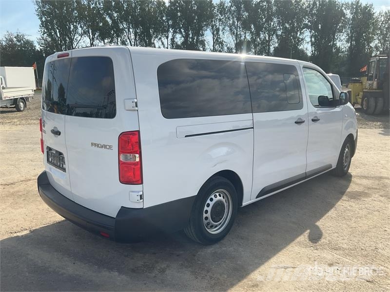 Toyota Proace Verso 2.0 9 Passenger Van Panel vans