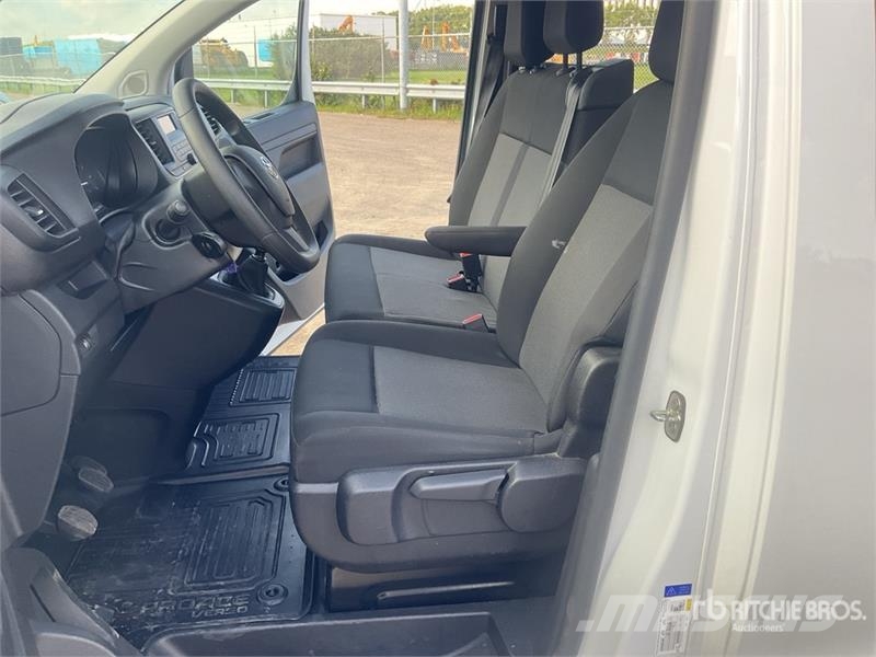Toyota Proace Verso 2.0 9 Passenger Van Panel vans