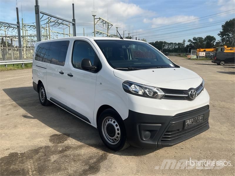 Toyota Proace Verso 2.0 9 Passenger Van Panel vans