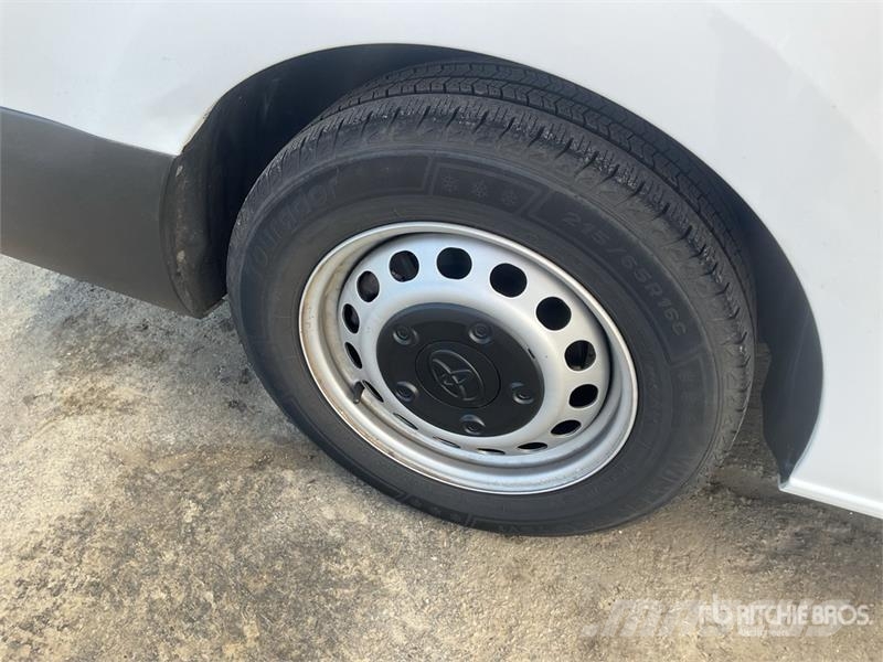Toyota Proace Verso 2.0 9 Passenger Van Panel vans