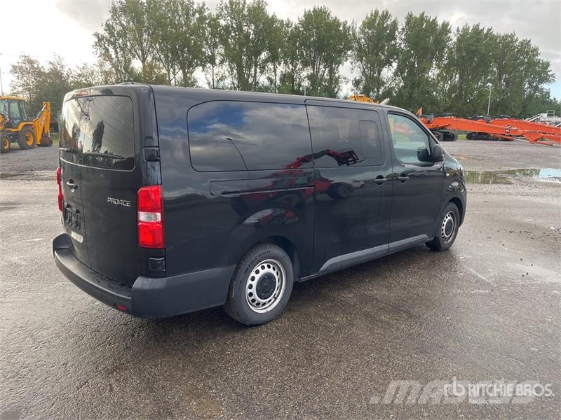 Toyota Proace Verso 2.0 4x2 9-Seat Mini minibus 9-seater Mini autobusi