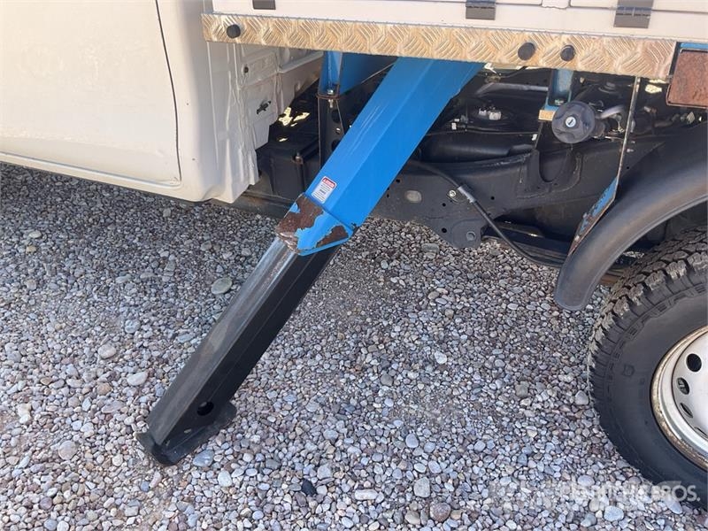Toyota socage A314 on  Toyota Hilux 4x2 Bucket Truck Εναέριες πλατφόρμες τοποθετημένες σε φορτηγό