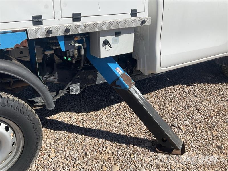 Toyota socage A314 on  Toyota Hilux 4x2 Bucket Truck Εναέριες πλατφόρμες τοποθετημένες σε φορτηγό