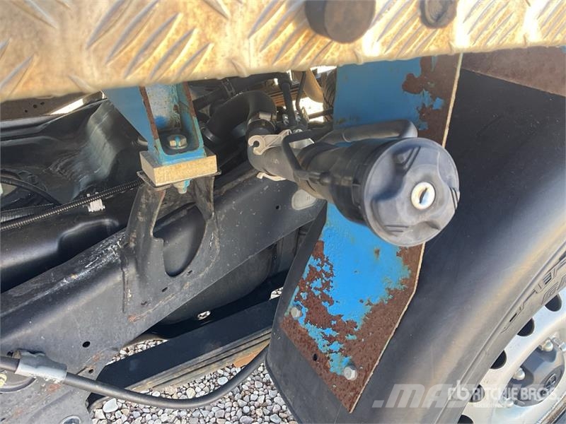 Toyota socage A314 on  Toyota Hilux 4x2 Bucket Truck Εναέριες πλατφόρμες τοποθετημένες σε φορτηγό