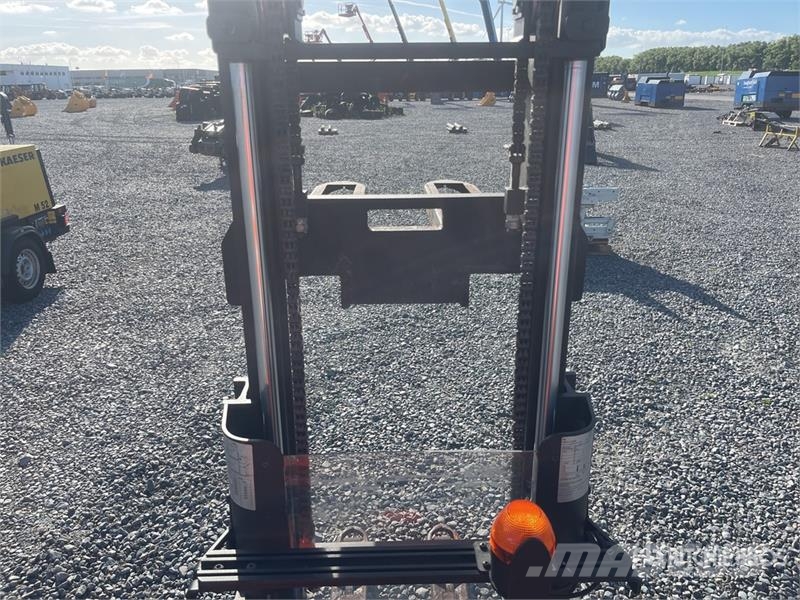 Toyota SPE200CN Electric Stacker Samopogonski ručni viljuškari