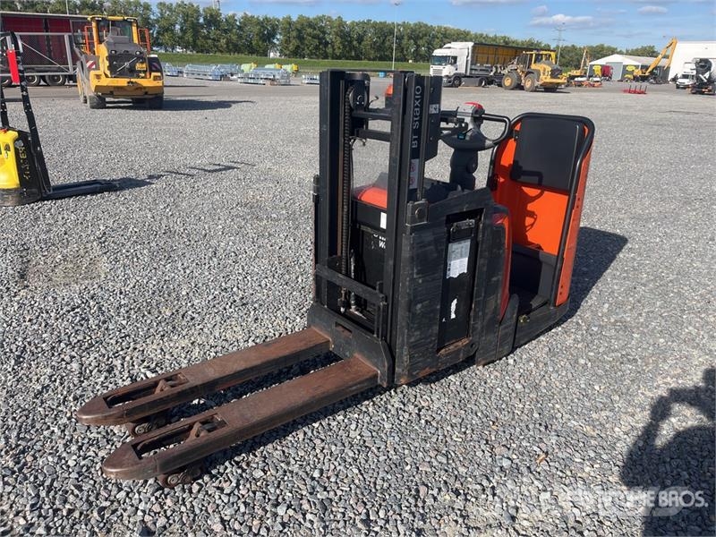 Toyota SPE200CN Electric Stacker Samopogonski ručni viljuškari