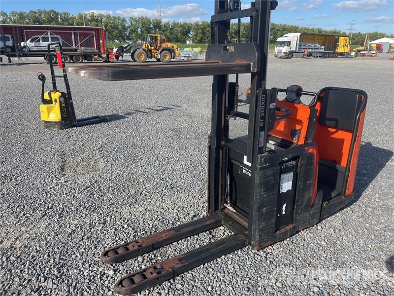 Toyota SPE200CN Electric Stacker Samopogonski ručni viljuškari