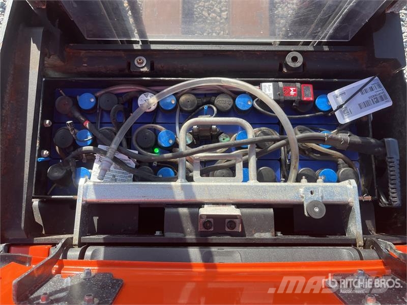 Toyota SPE200CN Electric Stacker Samopogonski ručni viljuškari