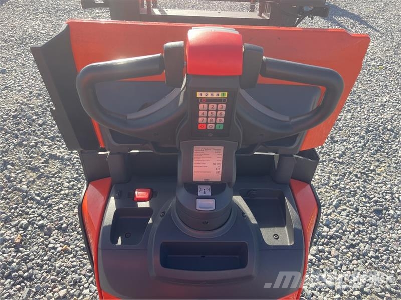 Toyota SPE200CN Electric Stacker Samopogonski ručni viljuškari