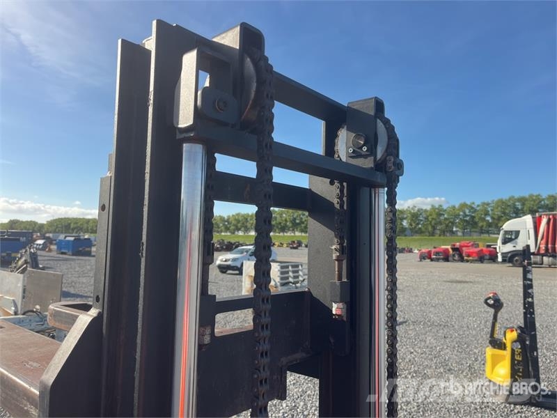 Toyota SPE200CN Electric Stacker Samopogonski ručni viljuškari