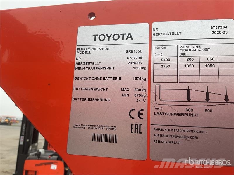 Toyota SRE135L 1350 kg Electric Stacker Platvormiga virnastajad