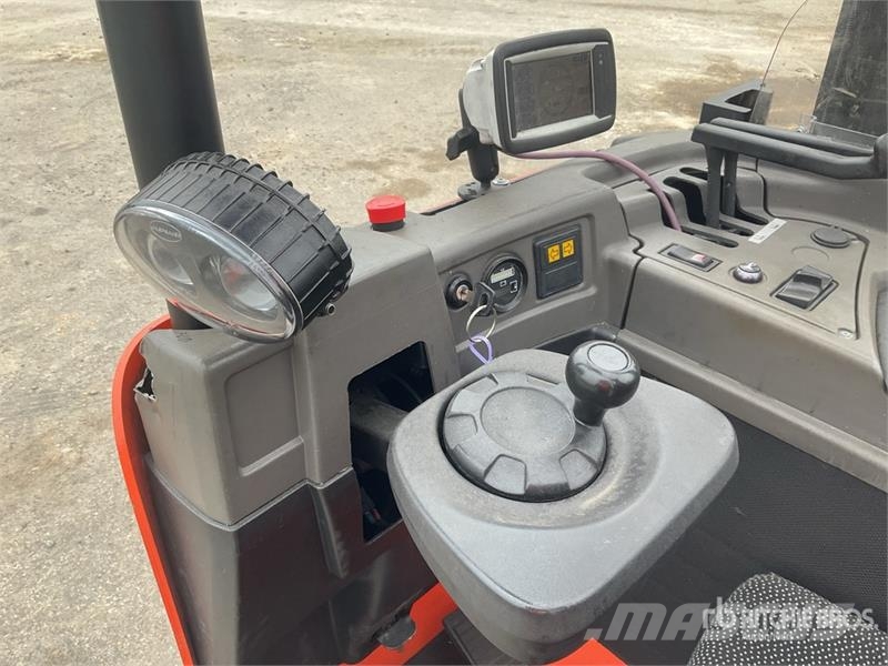 Toyota SRE135L 1350 kg Electric Stacker Platvormiga virnastajad