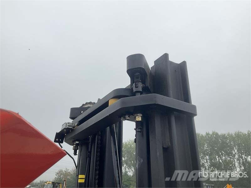 Toyota SRE135L 1350 kg Electric Stacker Platvormiga virnastajad