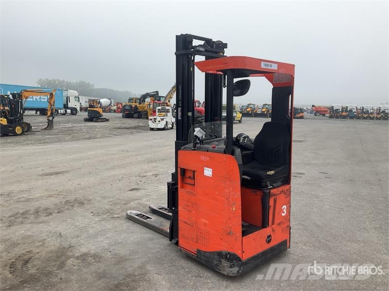 Toyota SRE135L Electric Stacker Samopogonski ručni viljuškari