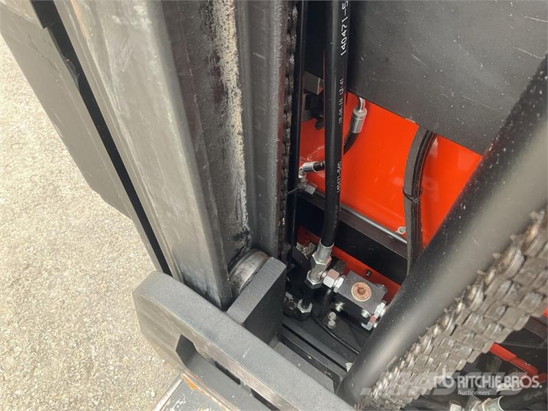 Toyota SRE135L Electric Stacker Samopogonski ručni viljuškari