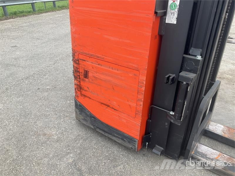 Toyota SRE135L Electric Stacker Samopogonski ručni viljuškari