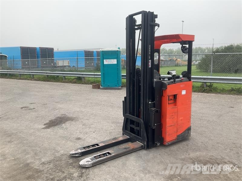 Toyota SRE135L Electric Stacker Samopogonski ručni viljuškari