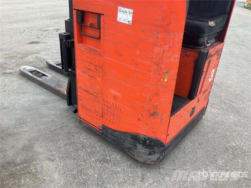Toyota SRE135L Electric Stacker Samopogonski ručni viljuškari