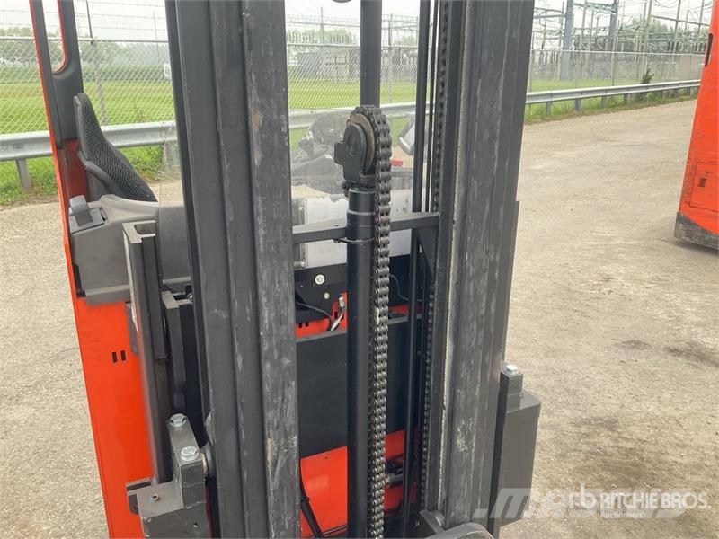 Toyota SRE135L Electric Stacker Samopogonski ručni viljuškari